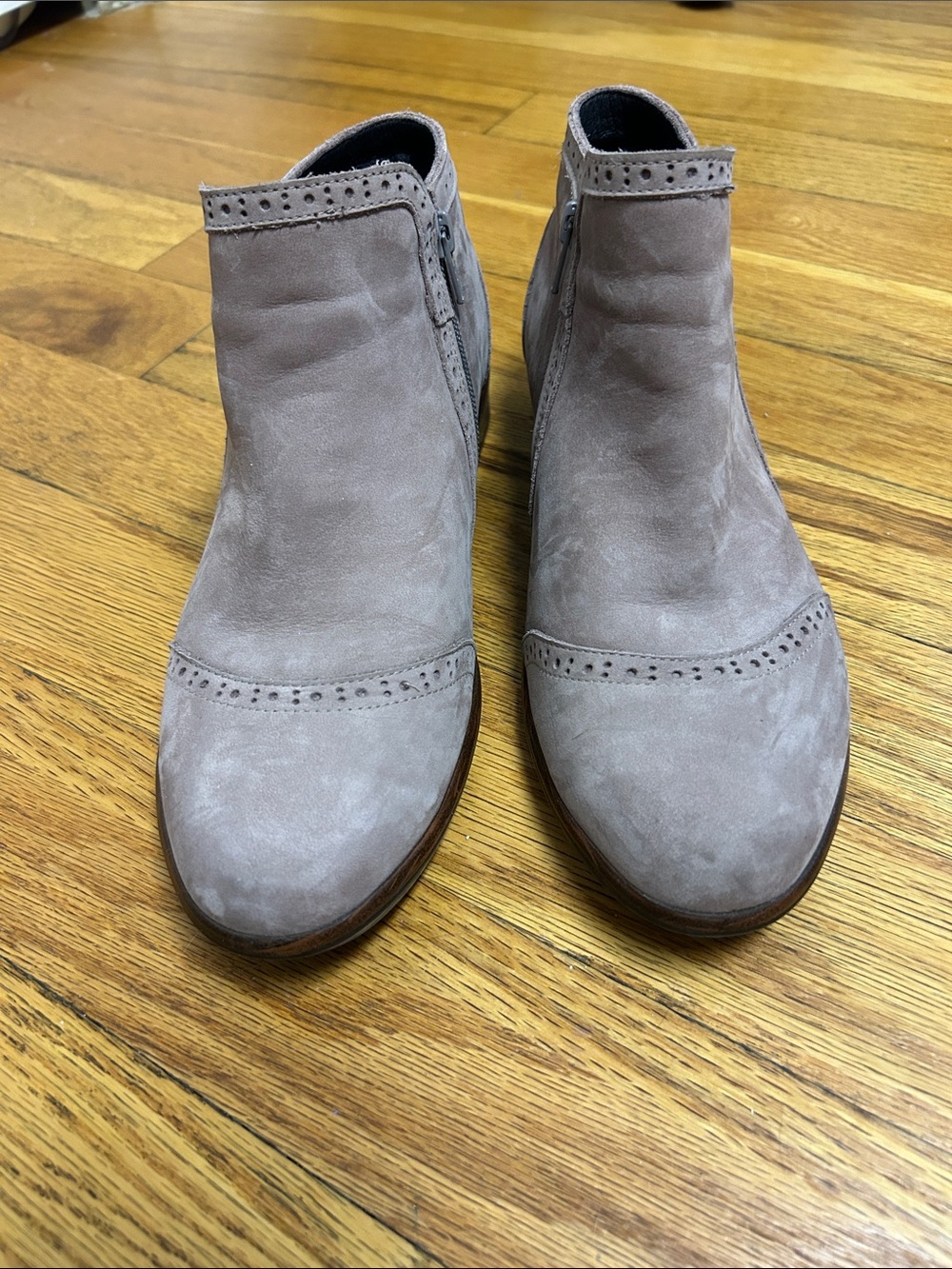 Naot Nefasi bootie 41